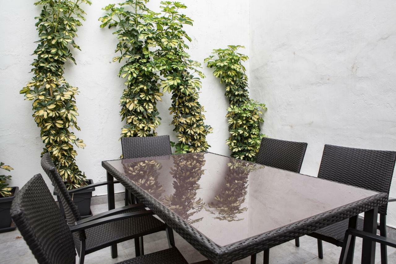 Apartamento Mendoza Seville Exterior photo