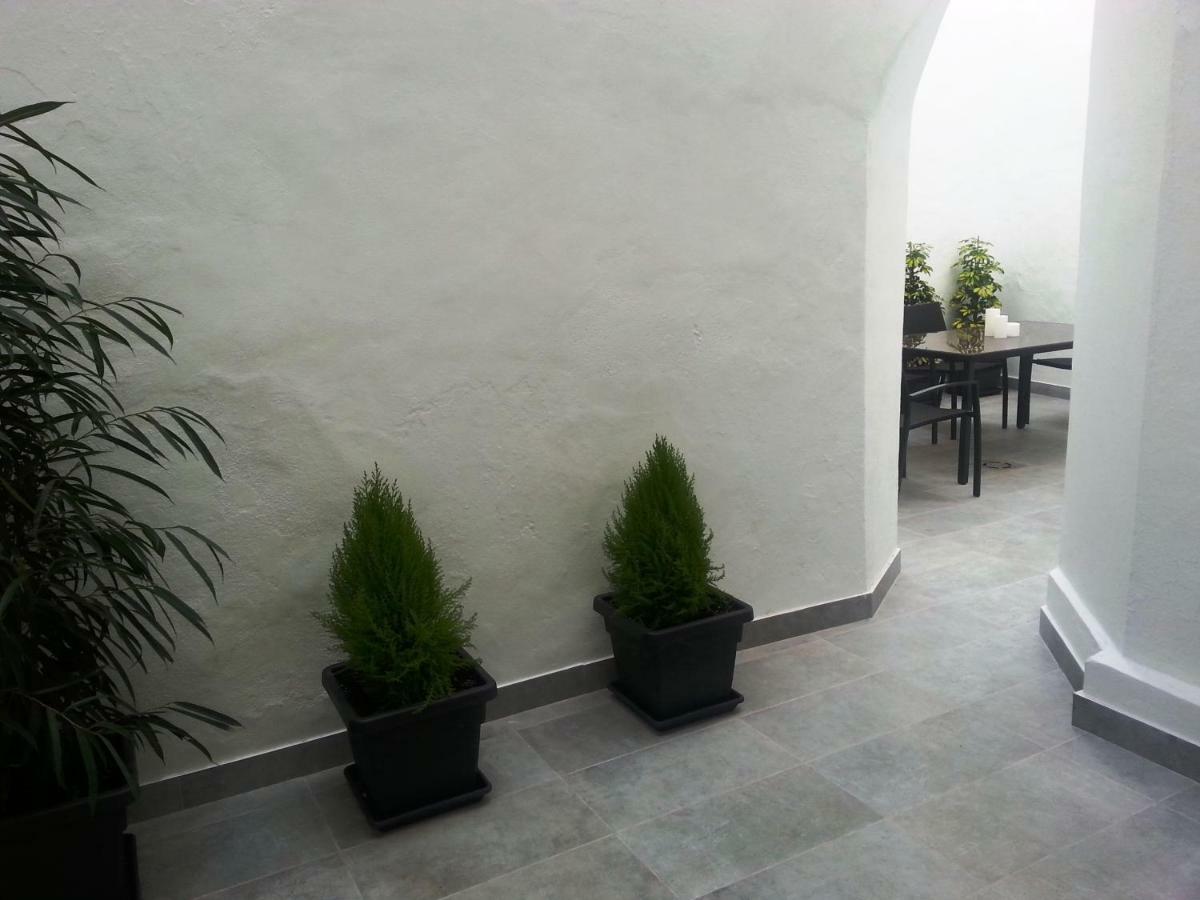 Apartamento Mendoza Seville Exterior photo